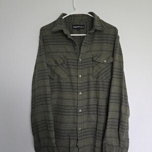 Men’s Large Green Striped Button-Down – Easy Everyday Style